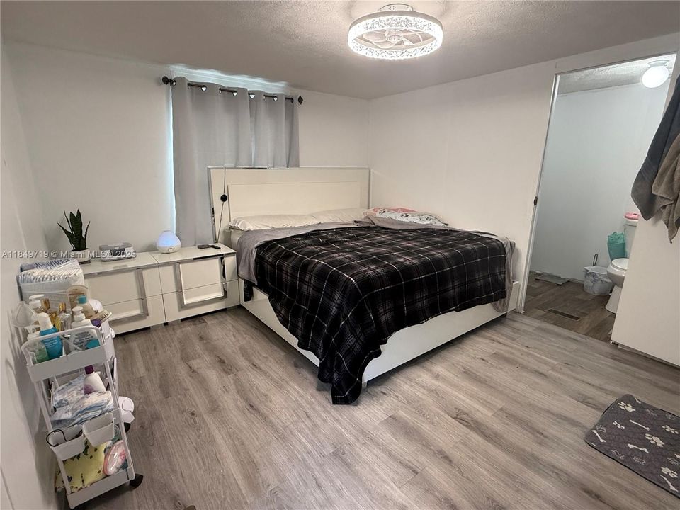 Activo con contrato: $280,000 (3 camas, 2 baños, 924 Pies cuadrados)