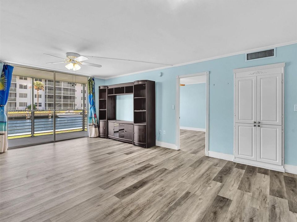 En Venta: $289,000 (1 camas, 1 baños, 812 Pies cuadrados)