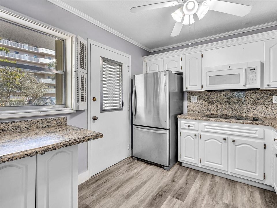 En Venta: $289,000 (1 camas, 1 baños, 812 Pies cuadrados)