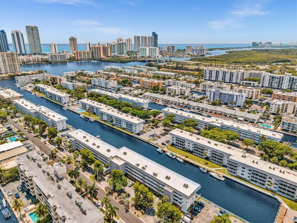 En Venta: $289,000 (1 camas, 1 baños, 812 Pies cuadrados)