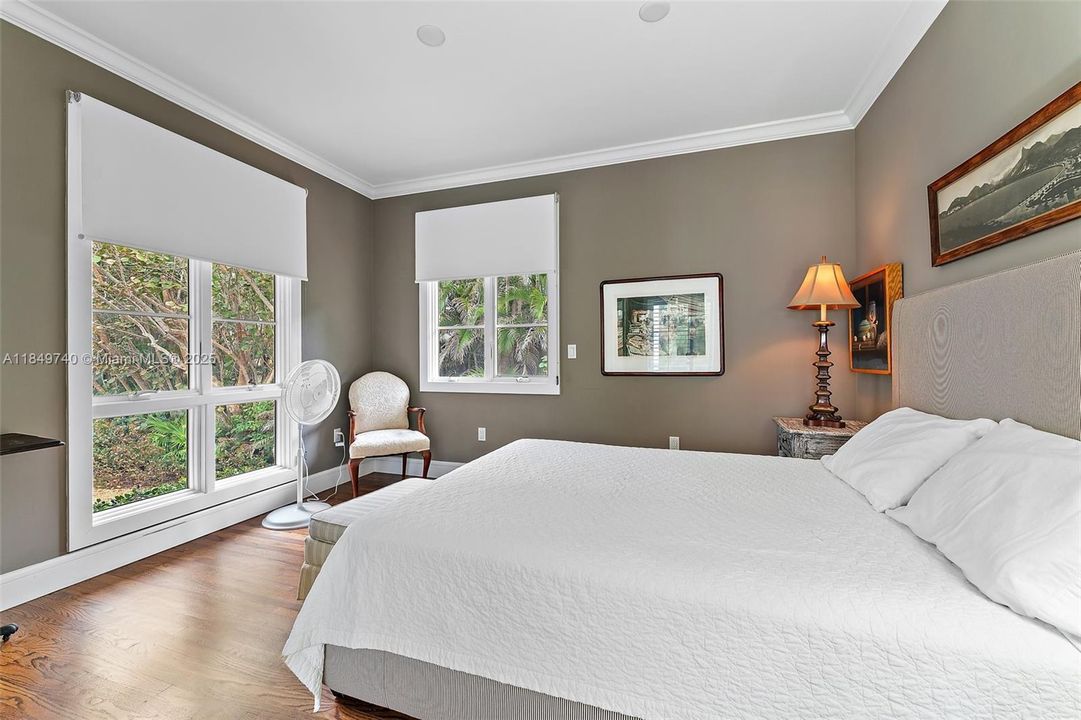 Active With Contract: $4,800,000 (4 beds, 5 baths, 2708 Square Feet)