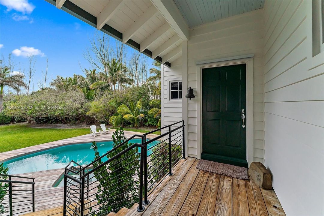 Active With Contract: $4,800,000 (4 beds, 5 baths, 2708 Square Feet)