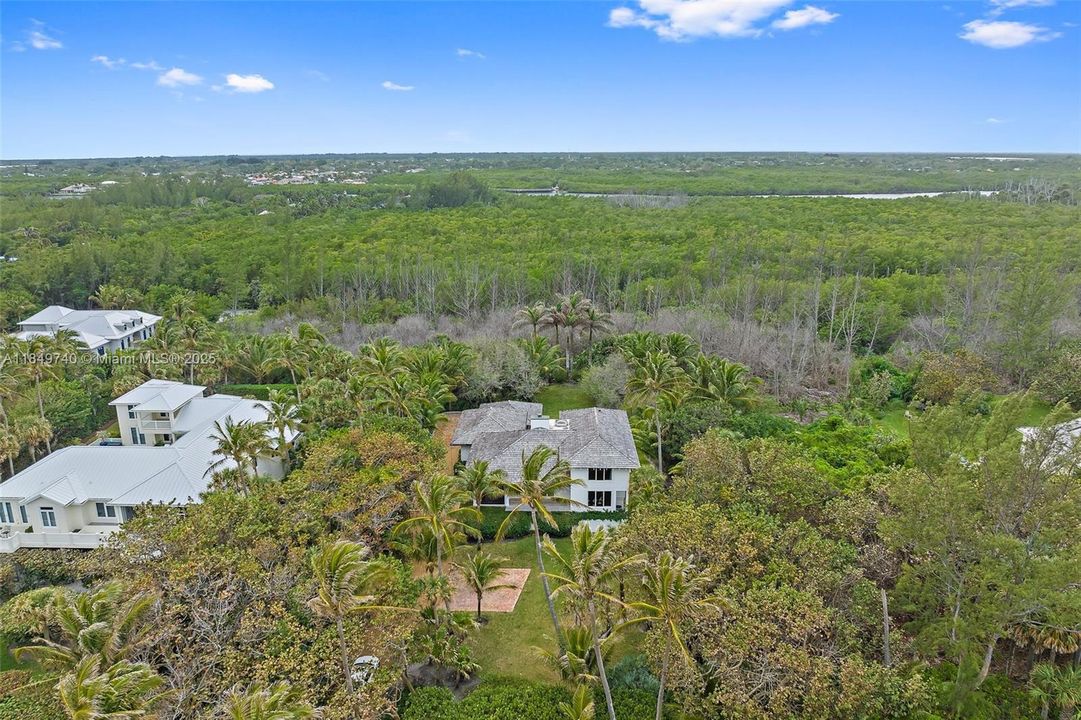 Active With Contract: $4,800,000 (4 beds, 5 baths, 2708 Square Feet)