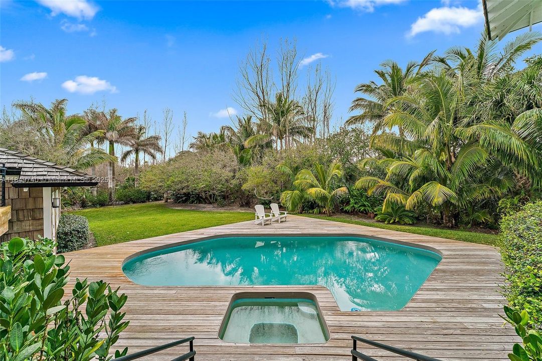 Active With Contract: $4,800,000 (4 beds, 5 baths, 2708 Square Feet)