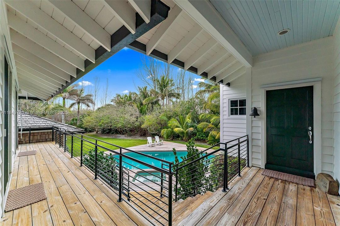 Active With Contract: $4,800,000 (4 beds, 5 baths, 2708 Square Feet)