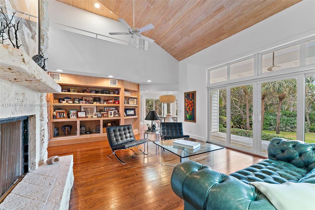 Active With Contract: $4,800,000 (4 beds, 5 baths, 2708 Square Feet)