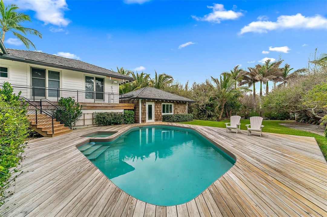 Active With Contract: $4,800,000 (4 beds, 5 baths, 2708 Square Feet)