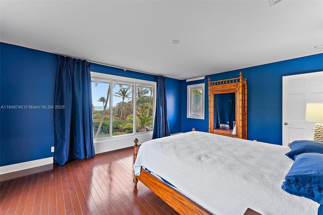 Active With Contract: $4,800,000 (4 beds, 5 baths, 2708 Square Feet)