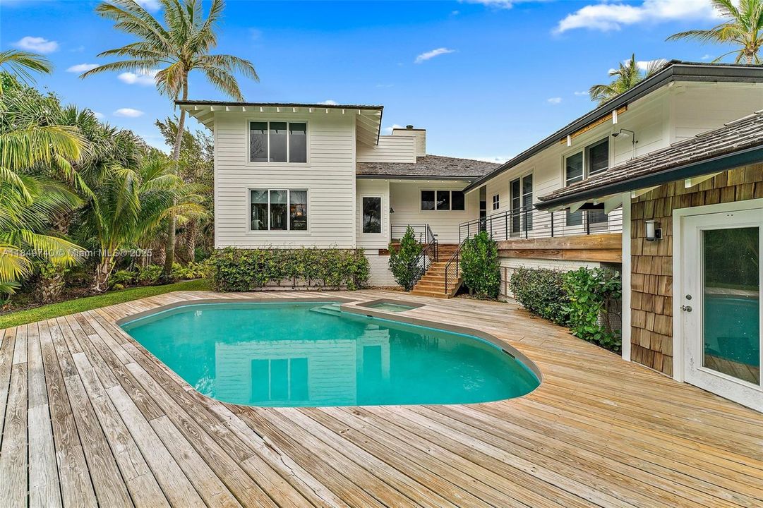 Active With Contract: $4,800,000 (4 beds, 5 baths, 2708 Square Feet)