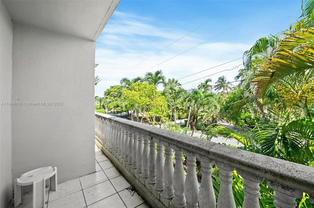 En Venta: $1,695,000 (4 camas, 3 baños, 2896 Pies cuadrados)