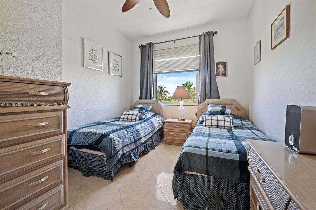 En Venta: $1,695,000 (4 camas, 3 baños, 2896 Pies cuadrados)