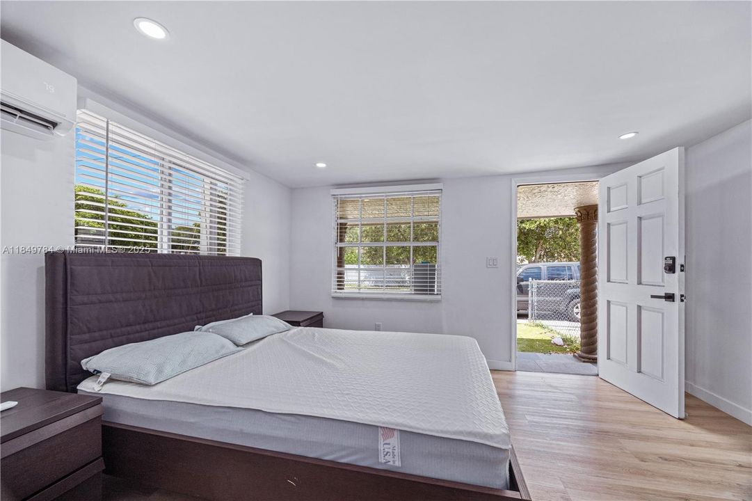 For Sale: $530,000 (2 beds, 2 baths, 1138 Square Feet)