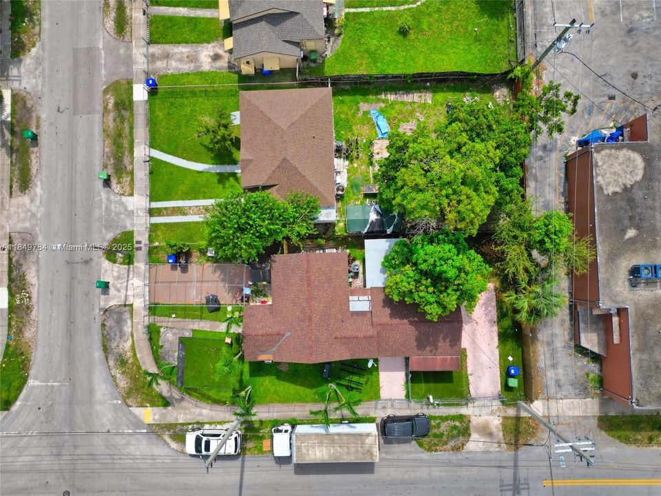 For Sale: $530,000 (2 beds, 2 baths, 1138 Square Feet)
