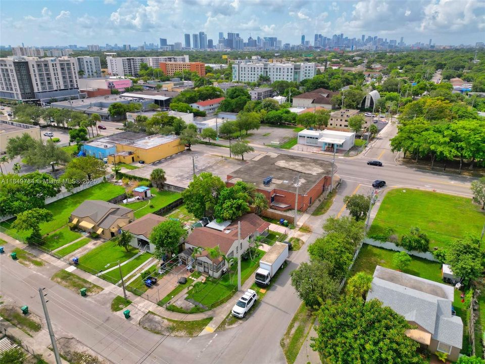 For Sale: $530,000 (2 beds, 2 baths, 1138 Square Feet)