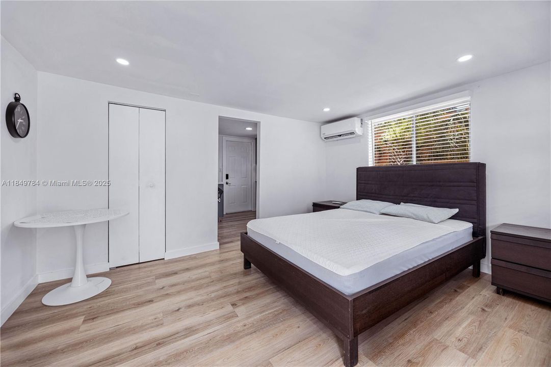 For Sale: $530,000 (2 beds, 2 baths, 1138 Square Feet)