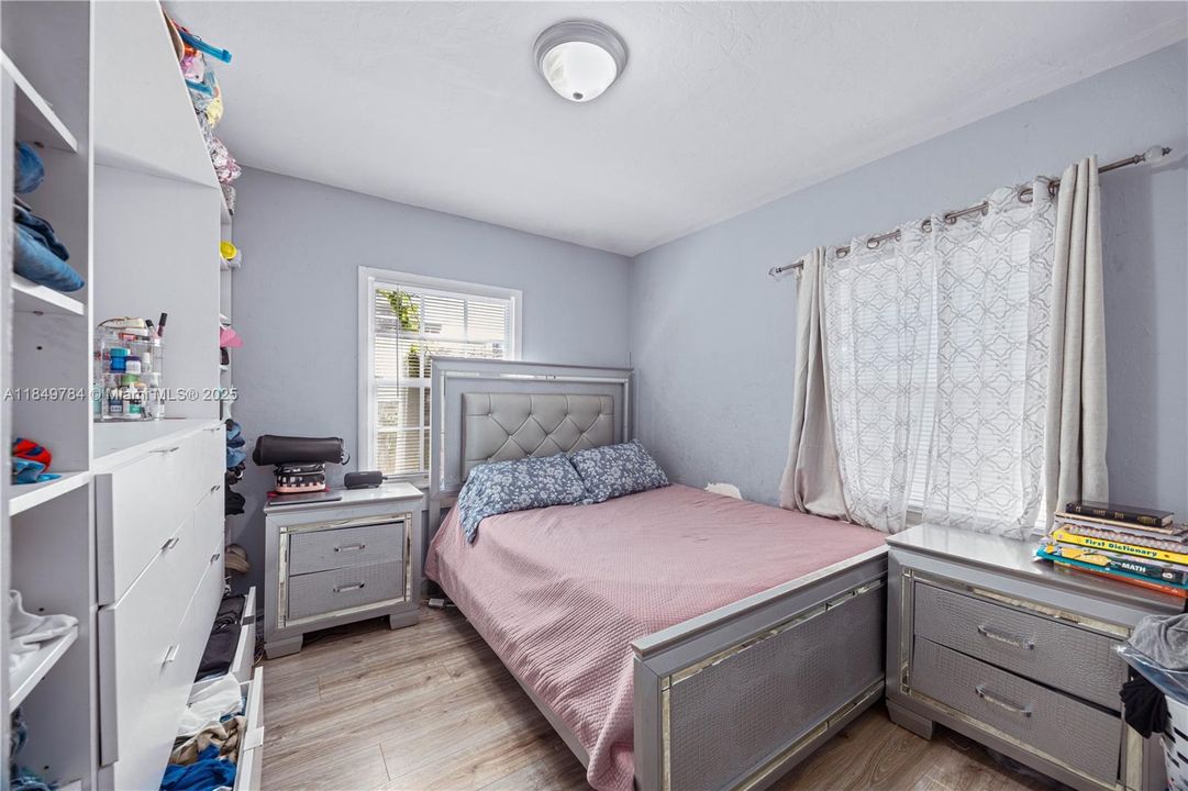 For Sale: $530,000 (2 beds, 2 baths, 1138 Square Feet)