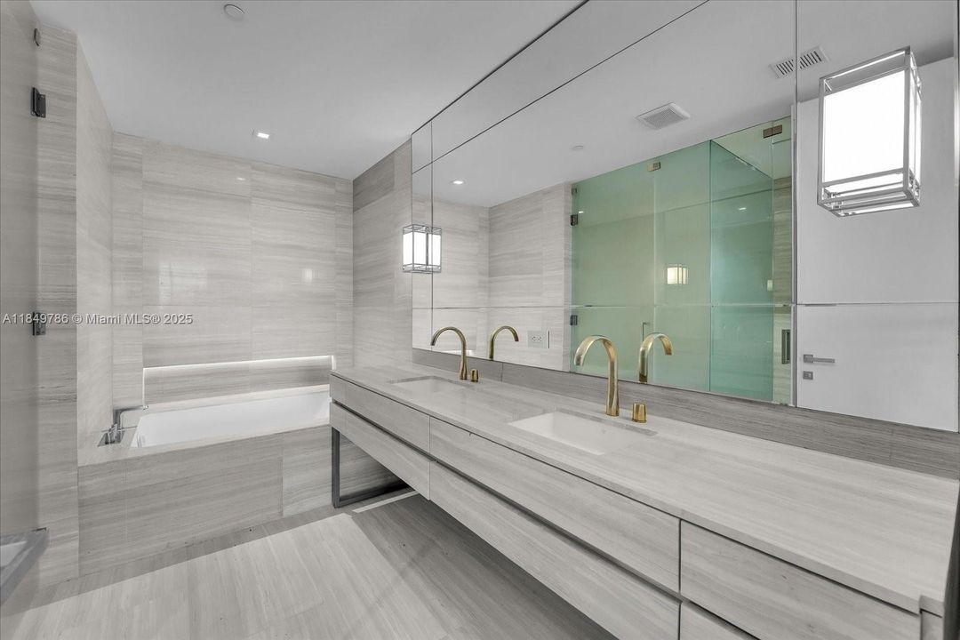 En Venta: $4,500,000 (4 camas, 4 baños, 2682 Pies cuadrados)