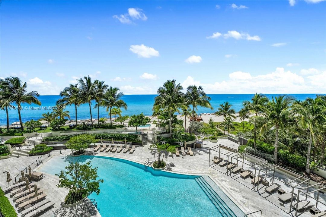 En Venta: $4,500,000 (4 camas, 4 baños, 2682 Pies cuadrados)