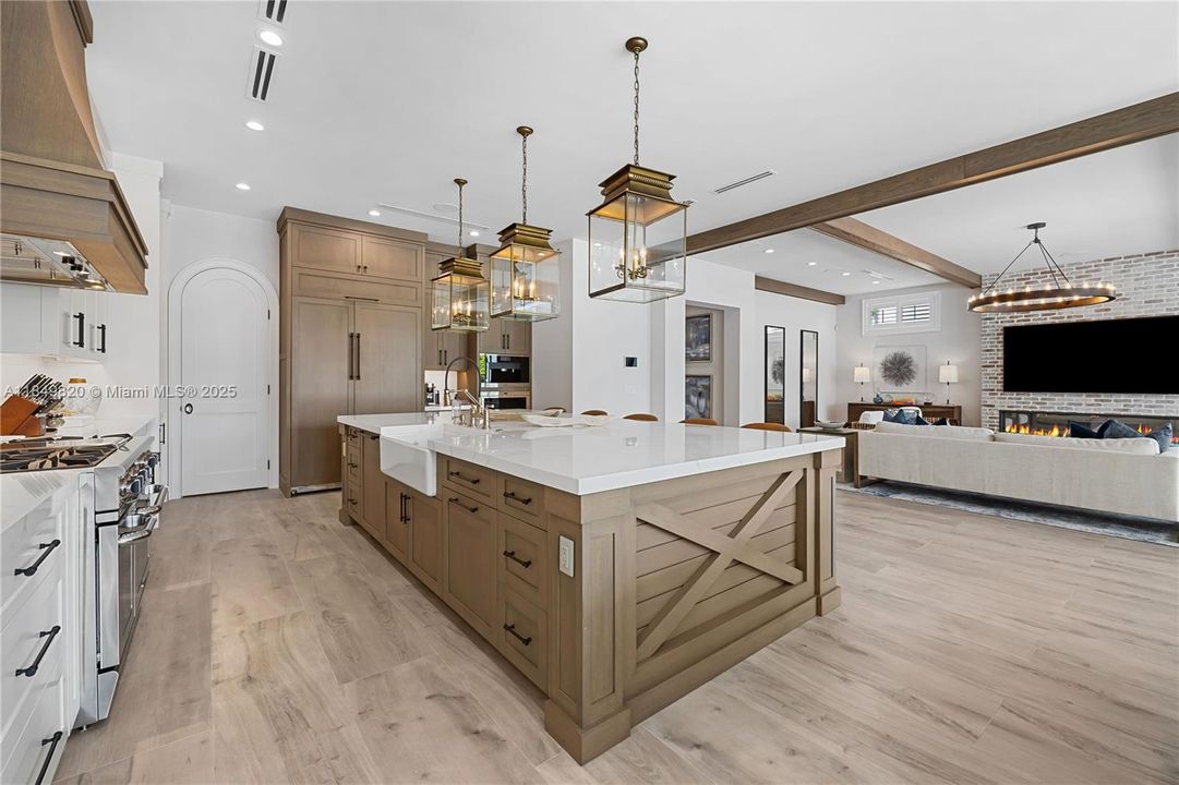 Recently Sold: $699,000 (5 beds, 4 baths, 3963 Square Feet)