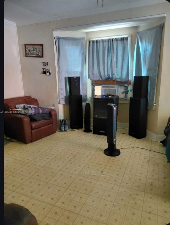 Vendido Recientemente: $99,000 (2 camas, 1 baños, 0 Pies cuadrados)