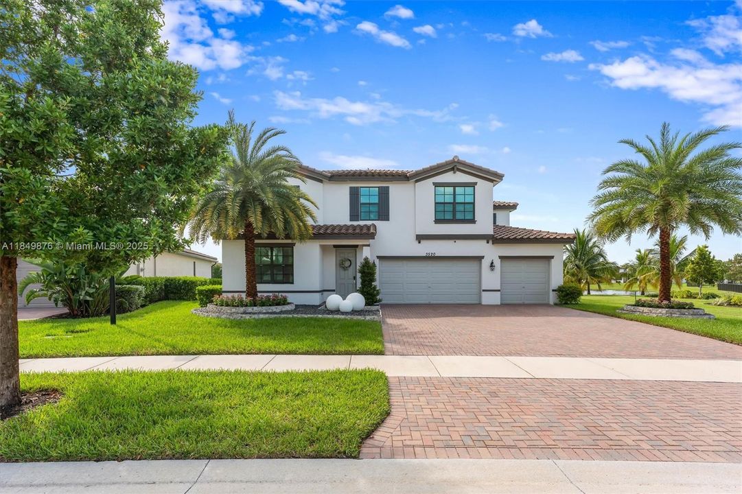 Недавно продано: $799,000 (5 спален, 2 ванн, 3065 Квадратных фут)