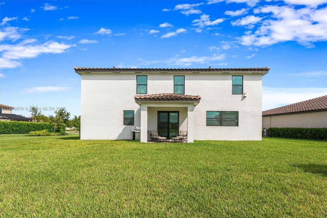 Недавно продано: $799,000 (5 спален, 2 ванн, 3065 Квадратных фут)