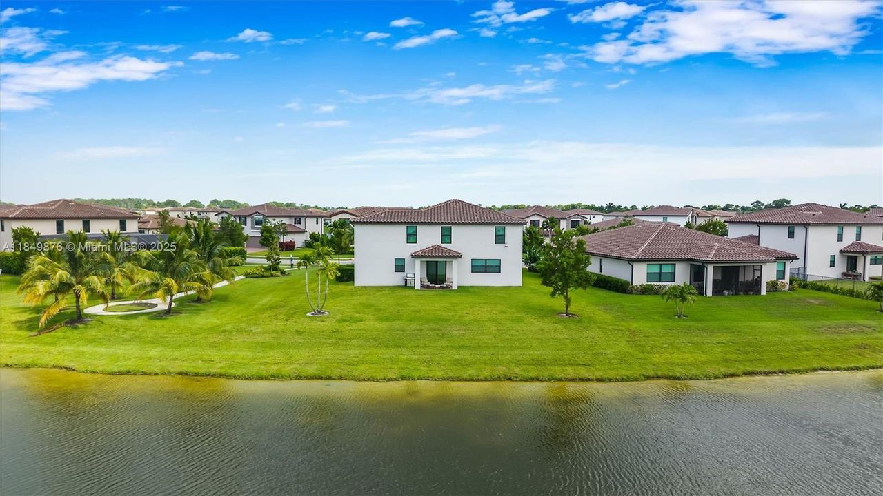 Недавно продано: $799,000 (5 спален, 2 ванн, 3065 Квадратных фут)