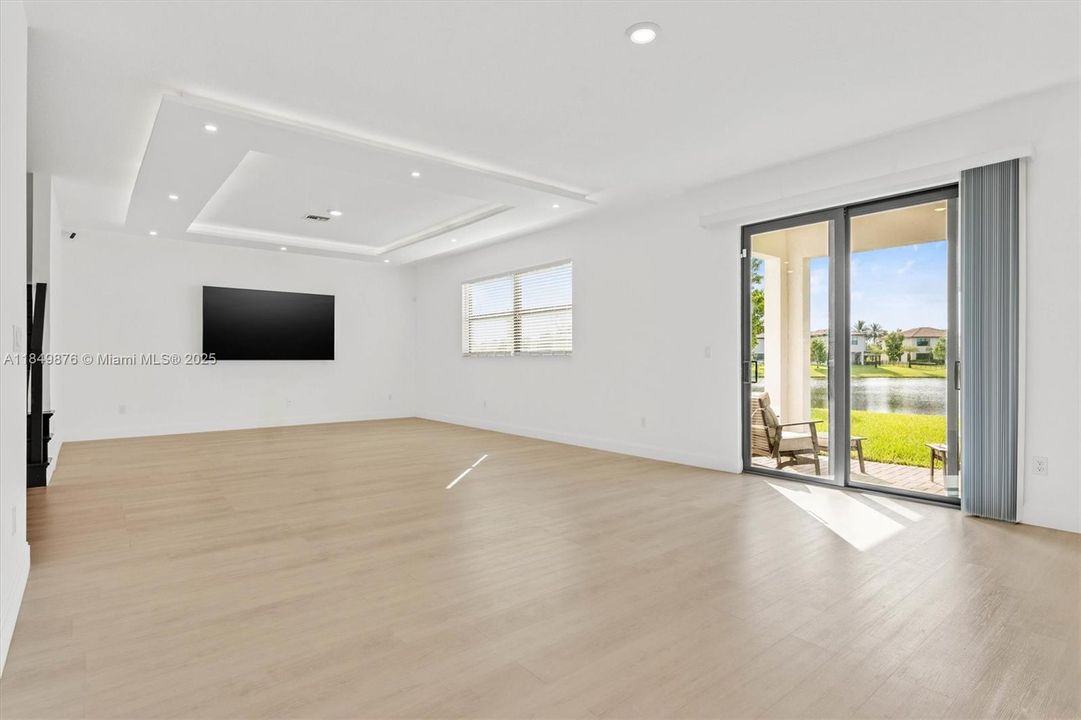 Недавно продано: $799,000 (5 спален, 2 ванн, 3065 Квадратных фут)