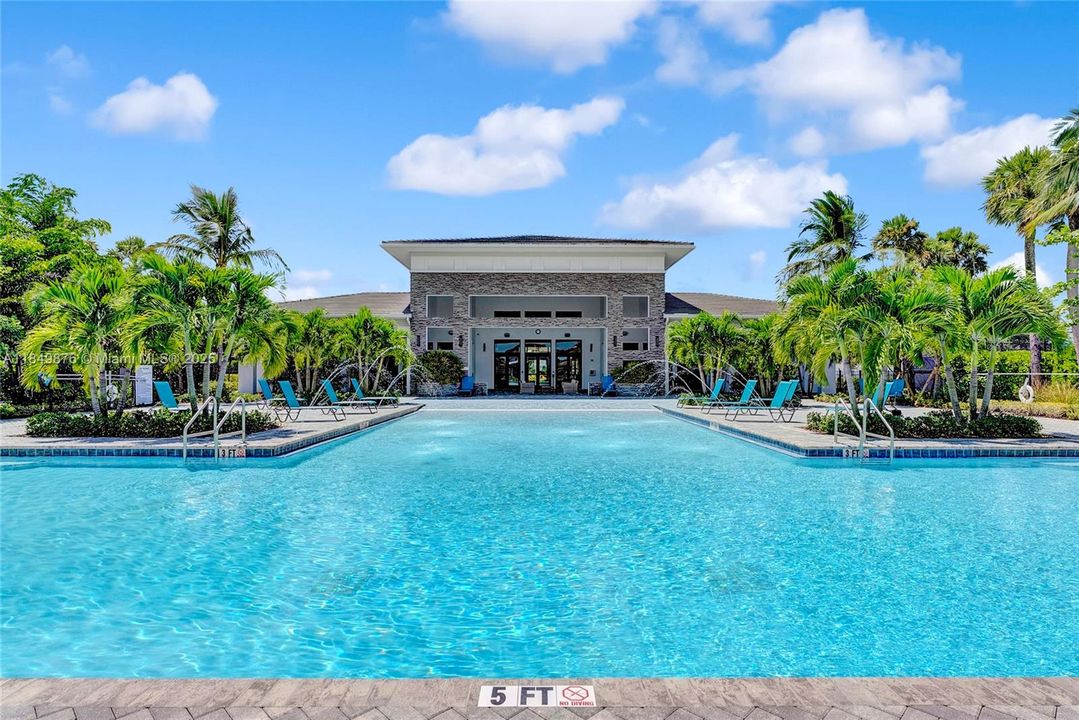 Недавно продано: $799,000 (5 спален, 2 ванн, 3065 Квадратных фут)