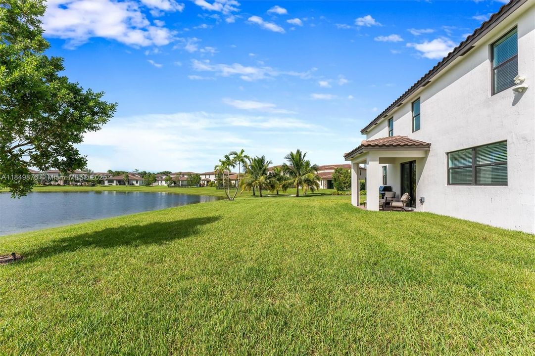 Недавно продано: $799,000 (5 спален, 2 ванн, 3065 Квадратных фут)