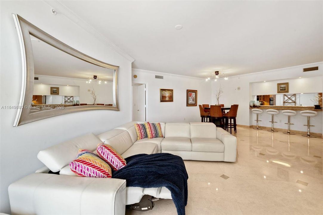 For Sale: $1,799,000 (2 beds, 2 baths, 1740 Square Feet)