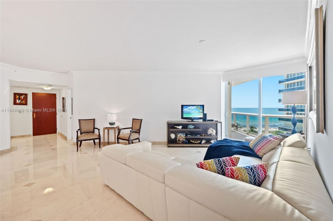 For Sale: $1,799,000 (2 beds, 2 baths, 1740 Square Feet)