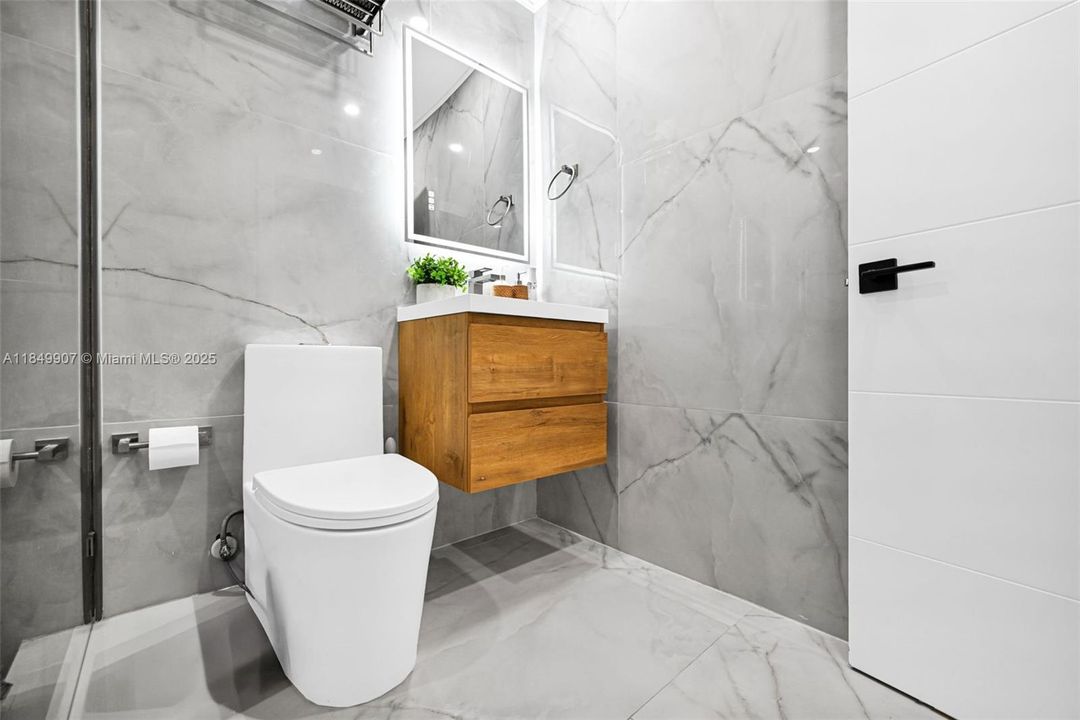 待售: $1,600,000 (4 贝兹, 2 浴室, 2181 平方英尺)