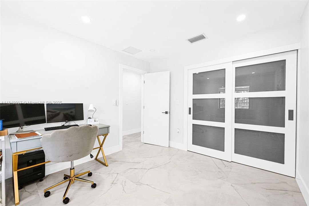 待售: $1,600,000 (4 贝兹, 2 浴室, 2181 平方英尺)