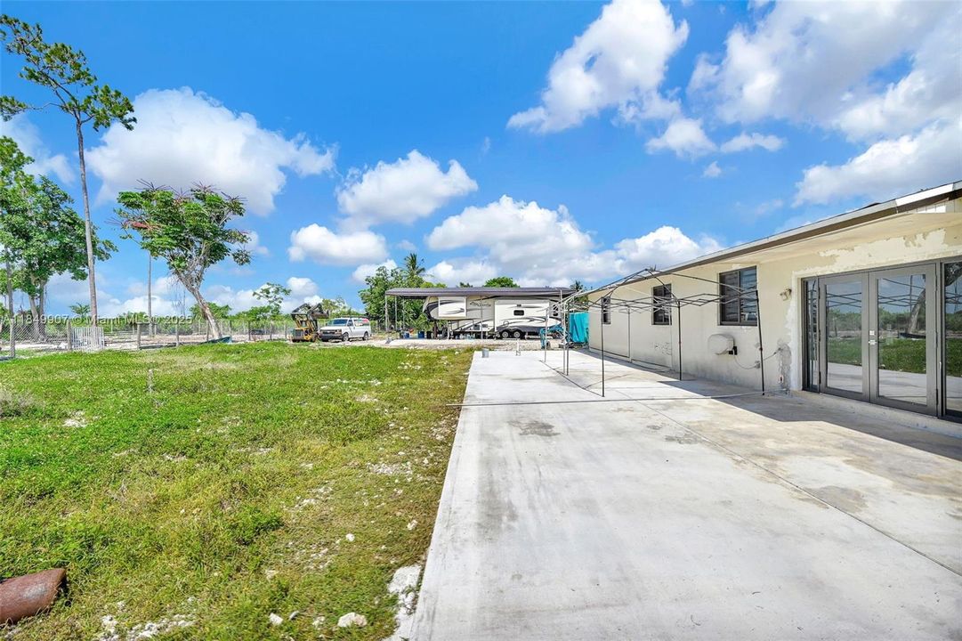 待售: $1,600,000 (4 贝兹, 2 浴室, 2181 平方英尺)