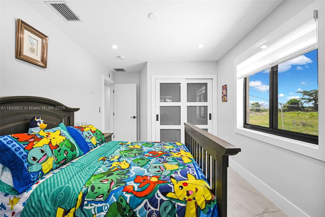 待售: $1,600,000 (4 贝兹, 2 浴室, 2181 平方英尺)