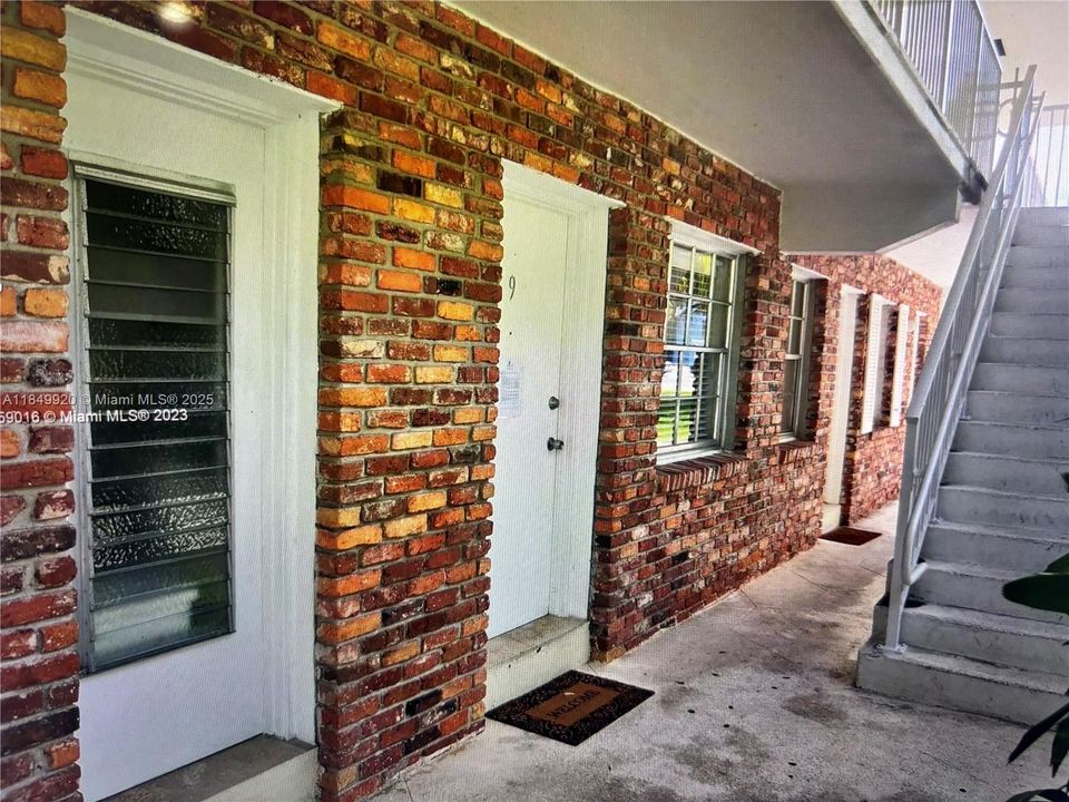 For Rent: $2,400 (1 beds, 1 baths, 530 Square Feet)