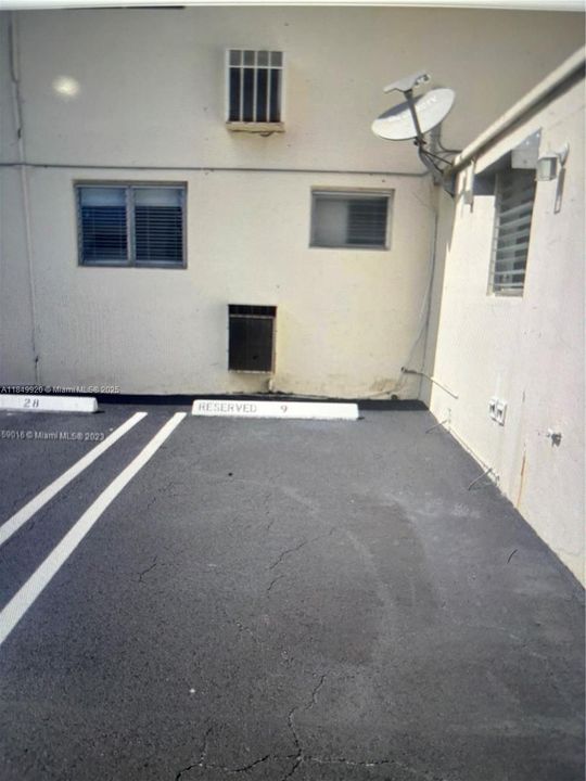 For Rent: $2,400 (1 beds, 1 baths, 530 Square Feet)