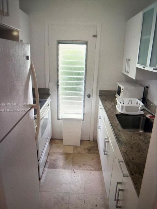 For Rent: $2,400 (1 beds, 1 baths, 530 Square Feet)