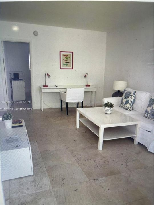 For Rent: $2,400 (1 beds, 1 baths, 530 Square Feet)