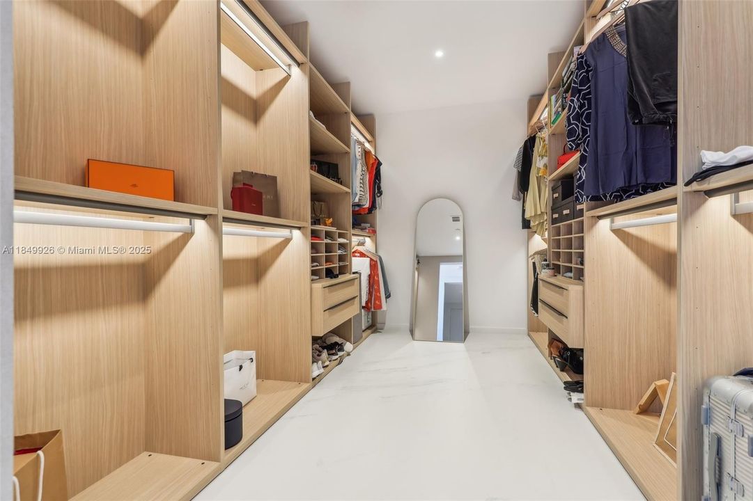 En Renta: $22,000 (3 camas, 3 baños, 2913 Pies cuadrados)