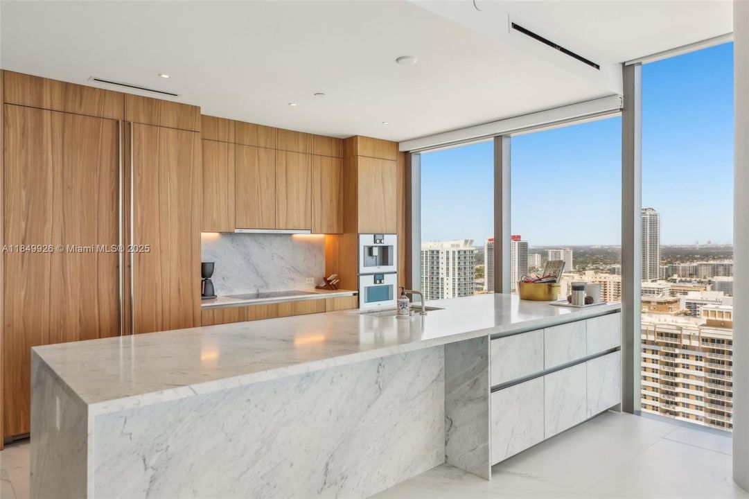 En Renta: $22,000 (3 camas, 3 baños, 2913 Pies cuadrados)