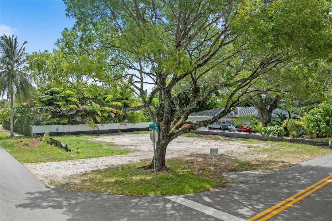 For Sale: $799,000 (7,488 sqft)