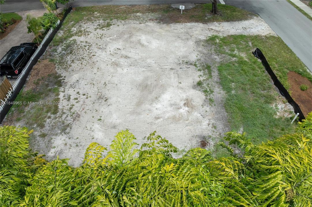 For Sale: $799,000 (7,488 sqft)