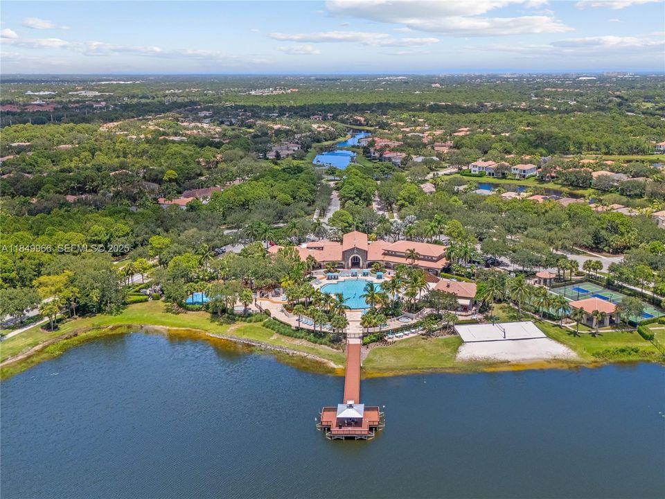 En Venta: $737,000 (3 camas, 3 baños, 2235 Pies cuadrados)