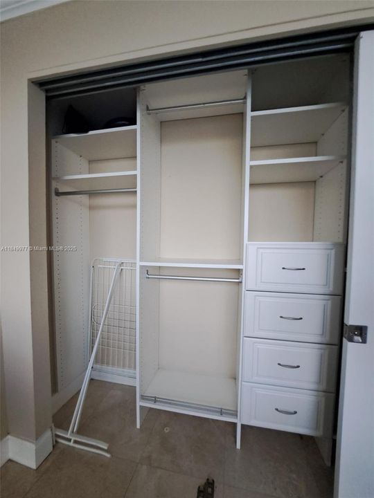 На продажу: $389,900 (2 спален, 2 ванн, 1430 Квадратных фут)