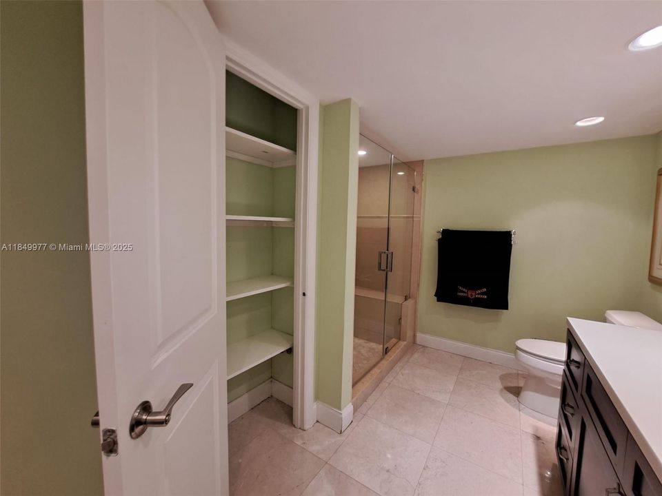 На продажу: $389,900 (2 спален, 2 ванн, 1430 Квадратных фут)