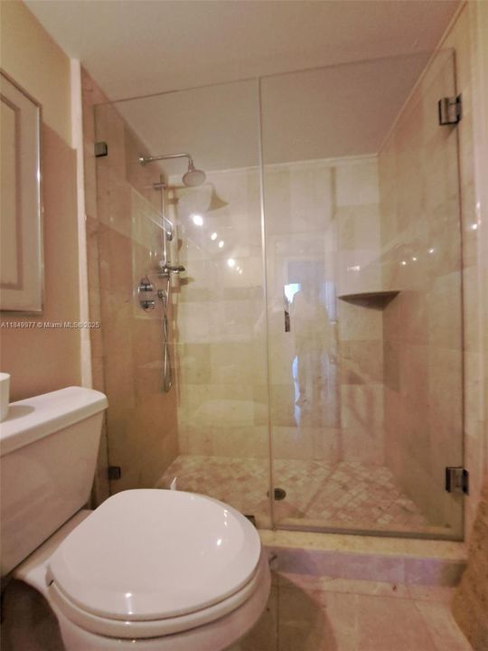 На продажу: $389,900 (2 спален, 2 ванн, 1430 Квадратных фут)