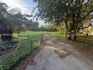 Recently Rented: $1,700 (2 beds, 1 baths, 1980 Square Feet)