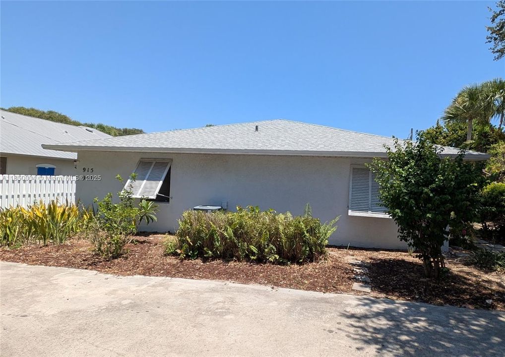 For Sale: $950,000 (0 beds, 0 baths, 2400 Square Feet)